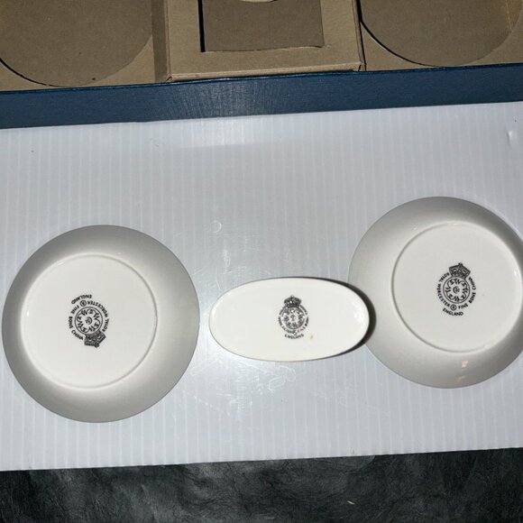 Royal Worcester Bone China Floral Vanity Set, NIB, Vintage - Picture 3 of 6